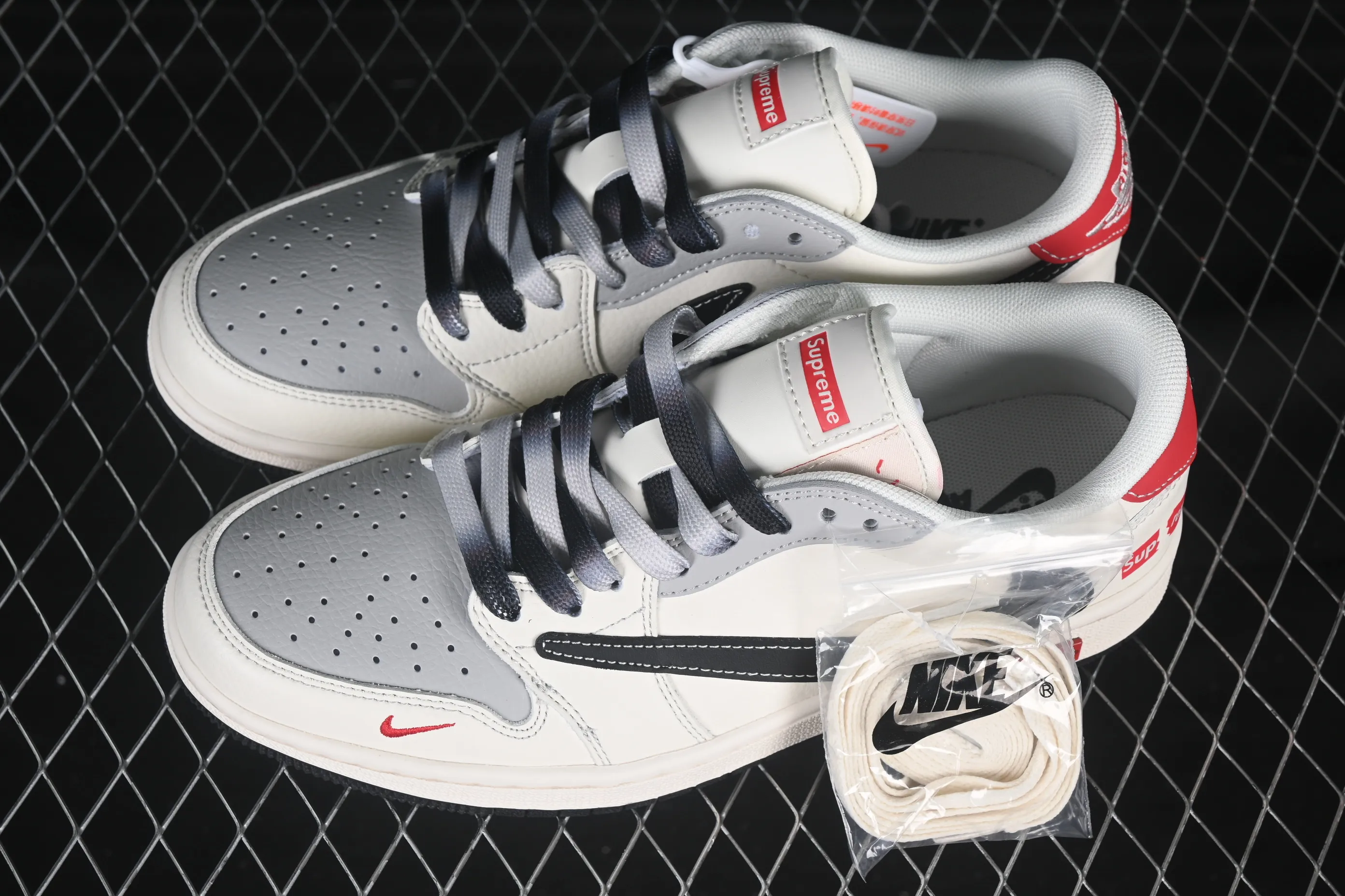 All categories Air Jordan Jordan series basketball shoes Air Jordan 1 Low High-end customized low-top sneakers Travis Scott x Fragment Design x Air Jordan 1 Low OG SP AJ1 Joe 1 Supreme joint beige black metal red label low-top cultural casual sneakers XS6089-510